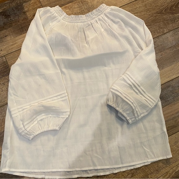 Simply Vera Vera Wang White Blouse. Size Large - Picture 2 of 4